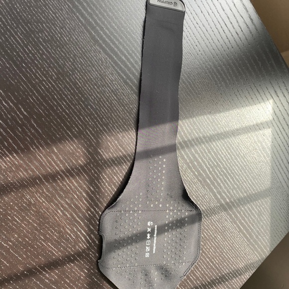 Adidas Running Arm Phone Holder - Picture 3 of 4